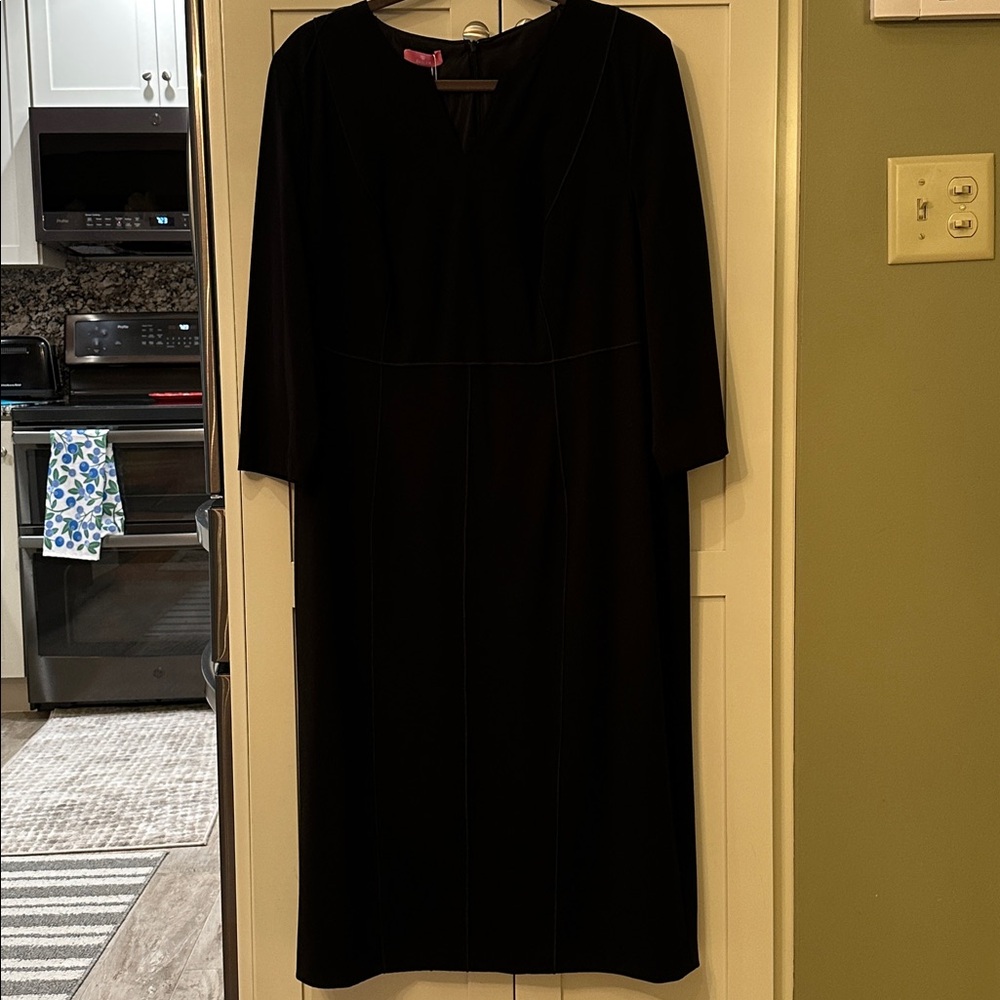 Basler Black Sheath Dress with V Neck